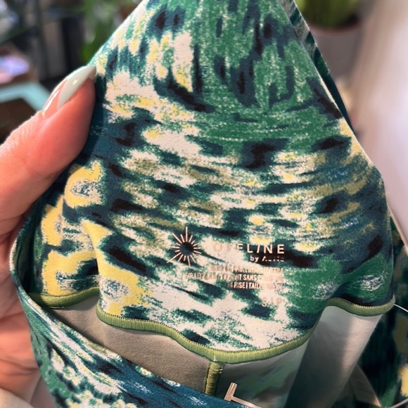 AERIE | Offline Real Me XTRA Hold Up! Green & Blue 7/8 High Rise Leggings - Picture 12 of 14